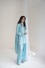 Load image into Gallery viewer, Iris